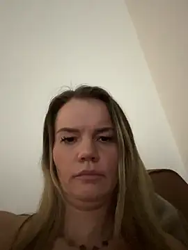 Cutebrowneyes  online show from January 14, 2026, 12:47 am