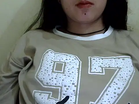 Anika Singh online show from April 11, 2026, 3:49 pm