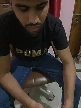 hotyyyyjonny online show from May 15, 2026, 4:27 pm