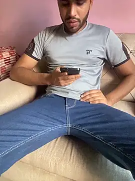 hotyyyyjonny online show from May 22, 2026, 4:10 am