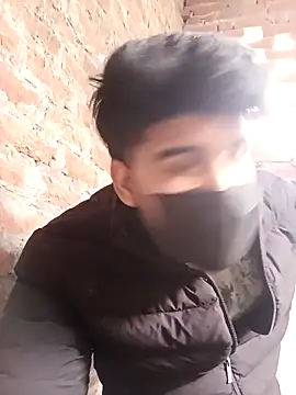 Snapshot of hotyyyyjonny chatting on December 19, 2025, 5:43 am hotyyyyjonny online show from December 19, 2025, 5:43 am