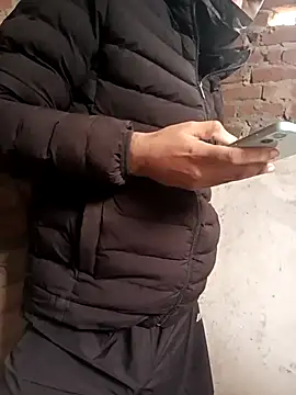 Snapshot of hotyyyyjonny chatting on December 17, 2025, 6:51 am hotyyyyjonny online show from December 17, 2025, 6:51 am