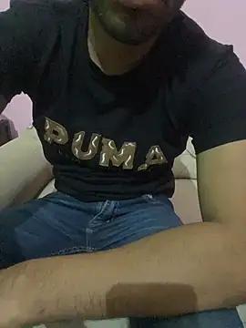 hotyyyyjonny online show from May 8, 2026, 2:04 am