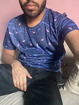 hotyyyyjonny online show from May 1, 2026, 9:14 am