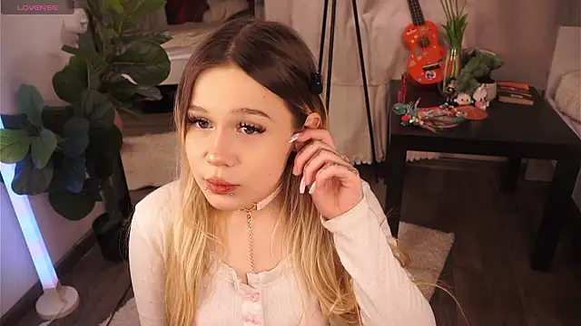 Snapshot of Love_audirs6 chatting on March 28, 2026, 1:34 pm Love audirs6 online show from March 28, 2026, 1:34 pm