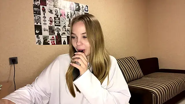 Snapshot of JestineParslow chatting on November 14, 2025, 8:56 pm JestineParslow online show from November 14, 2025, 8:56 pm