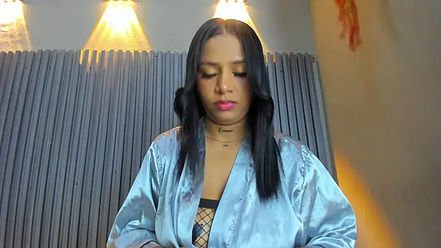 XIMENA SWAND online show from November 14, 2025, 1:15 pm