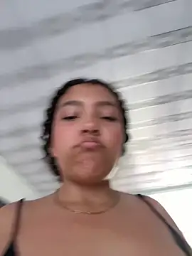 Snapshot of PetiteKattia chatting on February 1, 2026, 8:18 pm PetiteKattia online show from February 1, 2026, 8:18 pm