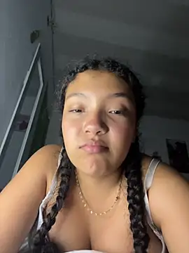 Snapshot of PetiteKattia chatting on February 7, 2026, 4:42 am PetiteKattia online show from February 7, 2026, 4:42 am