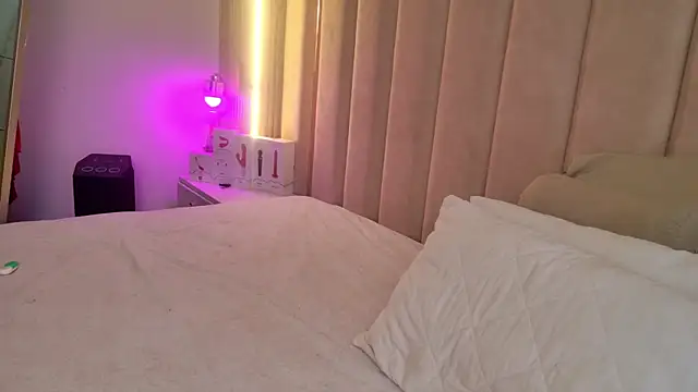 Snapshot of Iamnyxy chatting on May 8, 2026, 1:04 pm Iamnyxy online show from May 8, 2026, 1:04 pm