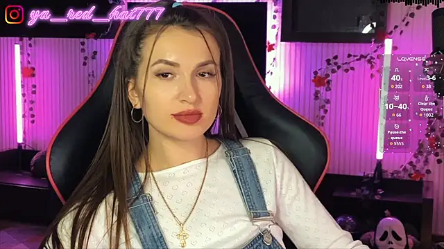 Snapshot of -RED_HAT- chatting on April 12, 2026, 6:00 pm -RED HAT- online show from April 12, 2026, 6:00 pm