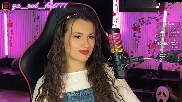 Snapshot of -RED_HAT- chatting on April 6, 2026, 6:09 pm -RED HAT- online show from April 6, 2026, 6:09 pm