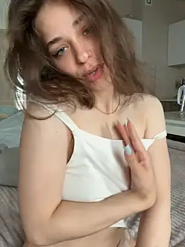 yoyogirlx online show from July 18, 2026, 3:15 am