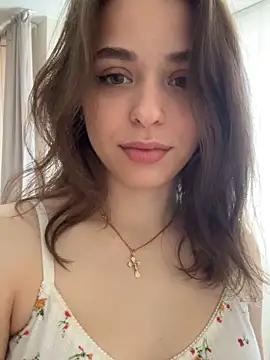 yoyogirlx online show from June 19, 2026, 3:45 am