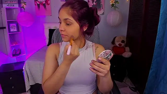 Snapshot of antonella_emma chatting on December 17, 2025, 12:54 pm antonella emma online show from December 17, 2025, 12:54 pm