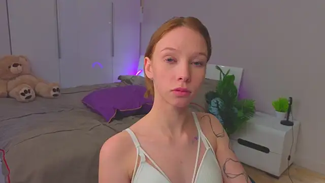 Snapshot of LilyPoetry_ chatting on November 22, 2025, 3:44 pm LilyPoetry online show from November 22, 2025, 3:44 pm