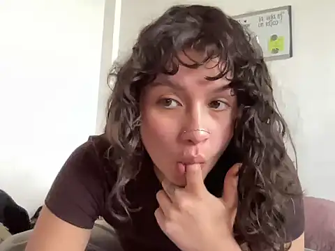 Snapshot of Dreana chatting on December 15, 2025, 7:20 pm Dreana online show from December 15, 2025, 7:20 pm