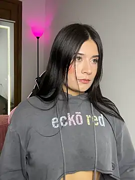 Hannaah wood online show from November 19, 2025, 10:54 pm