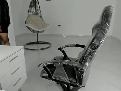 Snapshot of master_leather chatting on March 27, 2026, 1:47 am master leather online show from March 27, 2026, 1:47 am