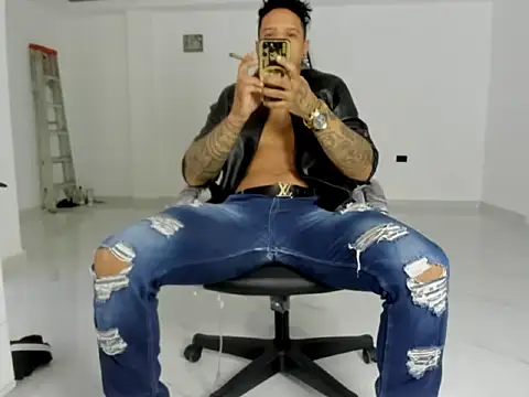 Snapshot of master_leather chatting on March 30, 2026, 11:33 am master leather online show from March 30, 2026, 11:33 am