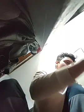 Snapshot of ianyoung18 chatting on November 13, 2025, 6:45 pm ianyoung18 online show from November 13, 2025, 6:45 pm