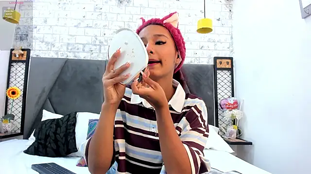 Maray Lous online show from December 5, 2025, 8:17 pm