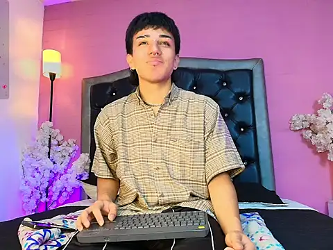 Snapshot of Davel_Svetla chatting on November 15, 2025, 1:26 pm Davel Svetla online show from November 15, 2025, 1:26 pm