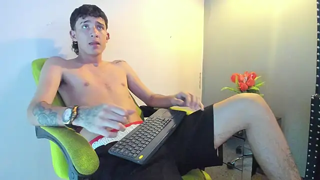 Xanderr owen2 online show from January 7, 2026, 7:52 pm