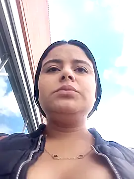 Snapshot of Savannah_5 chatting on November 26, 2025, 7:58 pm Savannah 5 online show from November 26, 2025, 7:58 pm