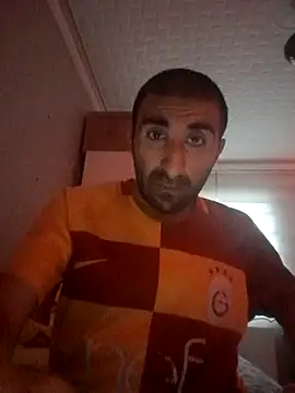 Snapshot of cdnaz52 chatting on November 17, 2025, 2:32 pm cdnaz52 online show from November 17, 2025, 2:32 pm