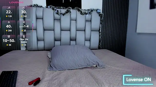 May-Clanfort online show from December 14, 2025, 12:11 pm