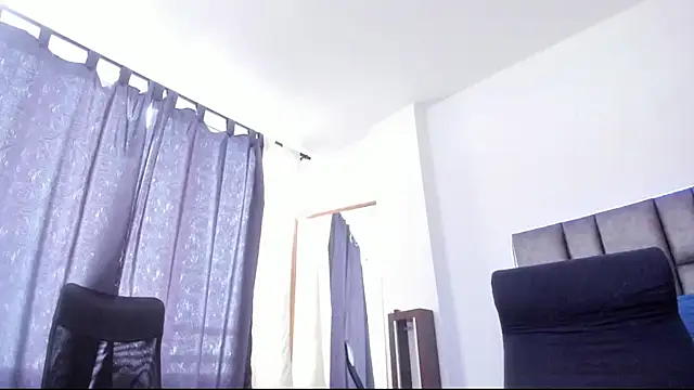 sarahhernandez online show from May 21, 2026, 2:03 pm