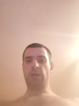 Snapshot of TwardyKierowca chatting on December 14, 2025, 11:32 pm TwardyKierowca online show from December 14, 2025, 11:32 pm