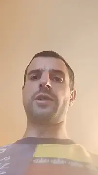 Snapshot of TwardyKierowca chatting on November 20, 2025, 5:57 pm TwardyKierowca online show from November 20, 2025, 5:57 pm