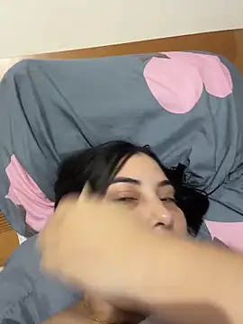 Snapshot of Anna_Bitch_Disgusting chatting on April 17, 2026, 2:25 am Anna Bitch Disgusting online show from April 17, 2026, 2:25 am