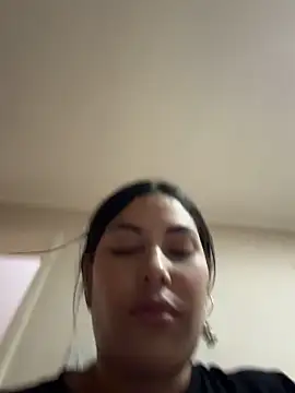 Snapshot of Anna_Bitch_Disgusting chatting on May 17, 2026, 7:19 am Anna Bitch Disgusting online show from May 17, 2026, 7:19 am