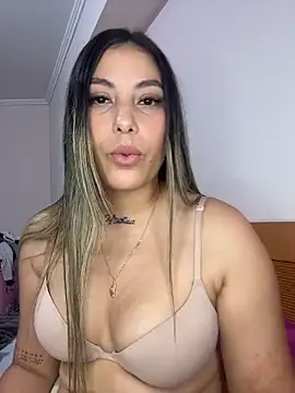 Snapshot of Anna_Bitch_Disgusting chatting on January 14, 2026, 3:43 am Anna Bitch Disgusting online show from January 14, 2026, 3:43 am