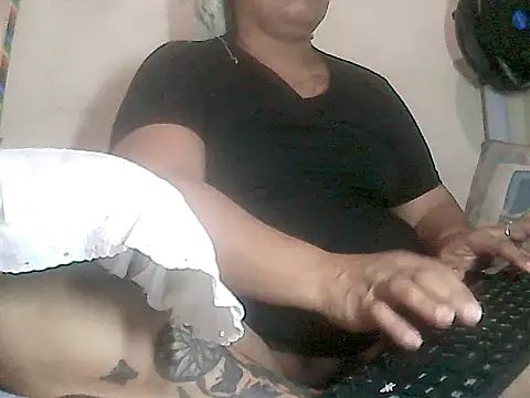 loriepinay46 online show from January 6, 2026, 1:26 pm