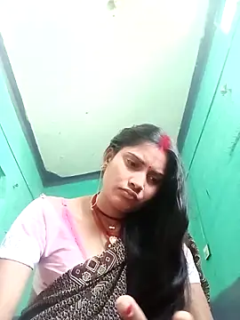 Snapshot of Pushpa_hotty chatting on April 16, 2026, 3:40 am Pushpa hotty online show from April 16, 2026, 3:40 am