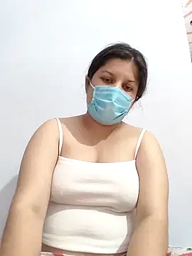 Cute hotzara online show from May 8, 2026, 5:44 am