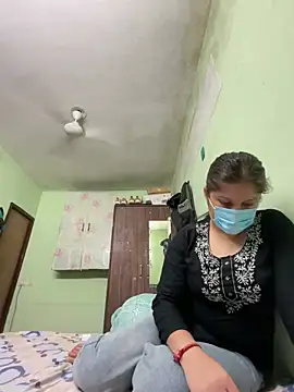 Cute hotzara online show from March 12, 2026, 4:51 am