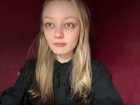 Snapshot of moonlight_fiend chatting on December 23, 2025, 10:25 am moonlight fiend online show from December 23, 2025, 10:25 am