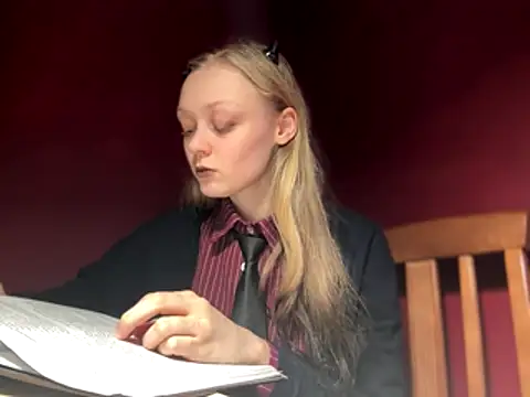 Snapshot of moonlight_fiend chatting on December 19, 2025, 9:17 pm moonlight fiend online show from December 19, 2025, 9:17 pm