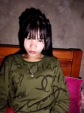 gugu0022 online show from February 1, 2026, 10:41 pm