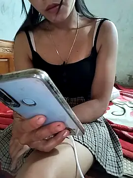 Snapshot of gugu0022 chatting on April 13, 2026, 12:25 am gugu0022 online show from April 13, 2026, 12:25 am