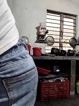 Snapshot of gugu0022 chatting on March 29, 2026, 10:28 am gugu0022 online show from March 29, 2026, 10:28 am