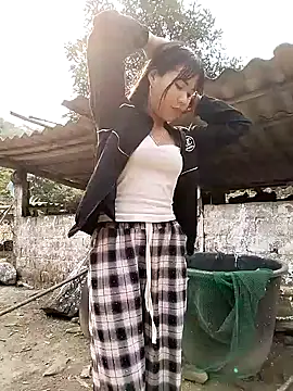 Snapshot of gugu0022 chatting on March 27, 2026, 8:26 am gugu0022 online show from March 27, 2026, 8:26 am