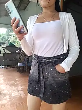 Snapshot of gugu0022 chatting on April 14, 2026, 12:37 am gugu0022 online show from April 14, 2026, 12:37 am