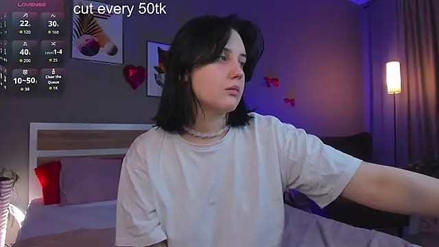 Snapshot of hey_tessa chatting on February 23, 2026, 8:09 pm hey tessa online show from February 23, 2026, 8:09 pm