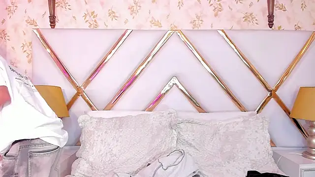 Snapshot of JacobRusso chatting on February 4, 2026, 9:32 pm JacobRusso online show from February 4, 2026, 9:32 pm